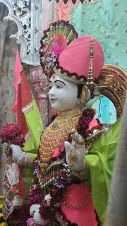 Cardiff Temple Murti Darshan
