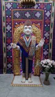 Cardiff Temple Murti Darshan