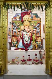 Vadtal Temple Murti Darshan