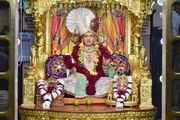 Vadtal Temple Murti Darshan