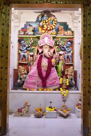 Vadtal Temple Murti Darshan