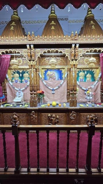 Bolton Temple Murti Darshan