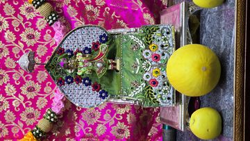 Bolton Temple Murti Darshan