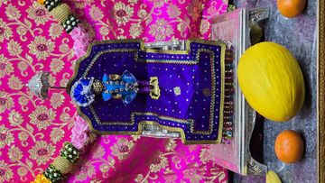 Bolton Temple Murti Darshan