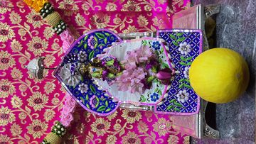 Bolton Temple Murti Darshan