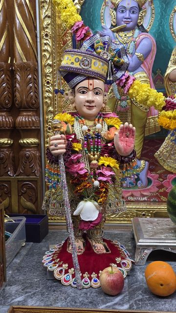 Bolton Temple Murti Darshan