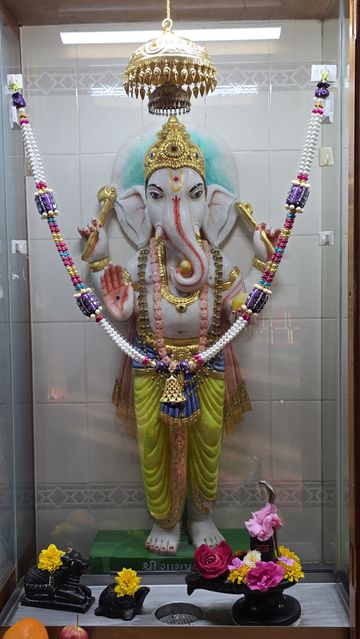 Bolton Temple Murti Darshan