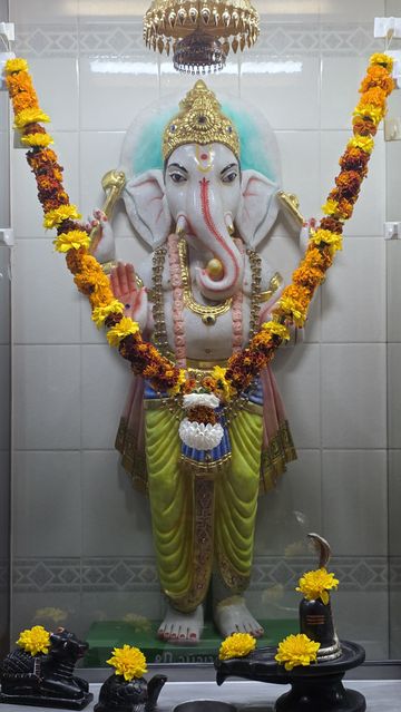Bolton Temple Murti Darshan