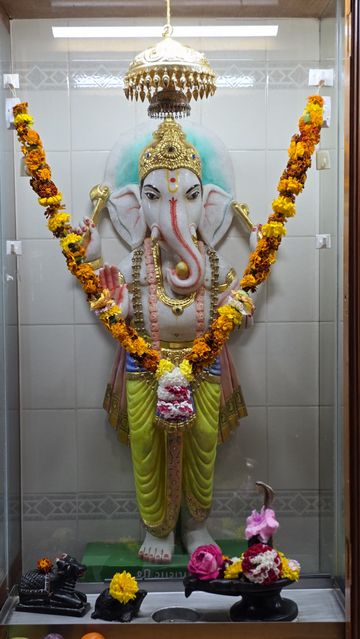 Bolton Temple Murti Darshan