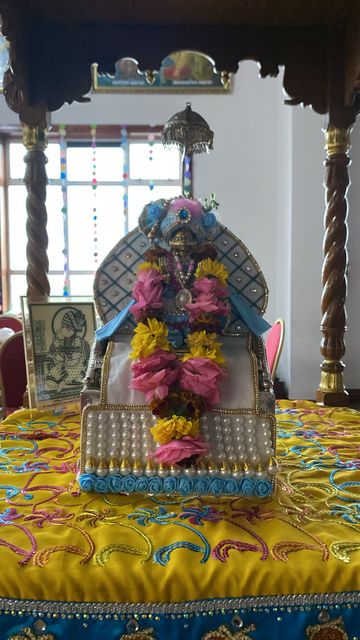 Bolton Temple Murti Darshan