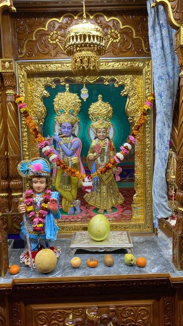 Bolton Temple Murti Darshan