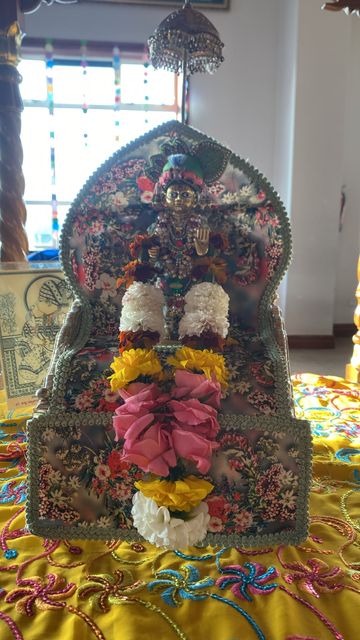 Bolton Temple Murti Darshan