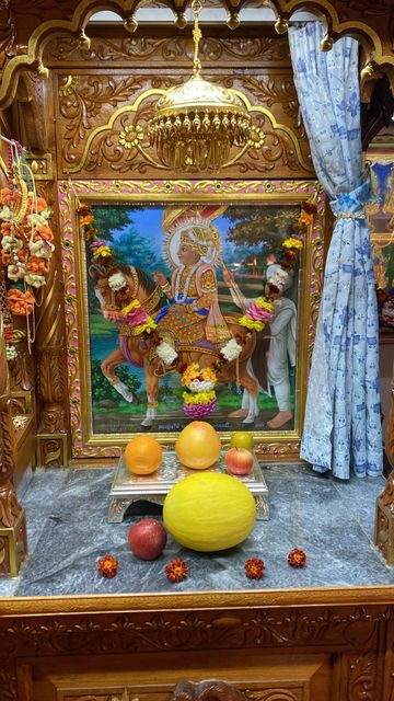 Bolton Temple Murti Darshan