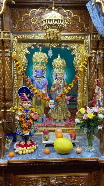 Bolton Temple Murti Darshan