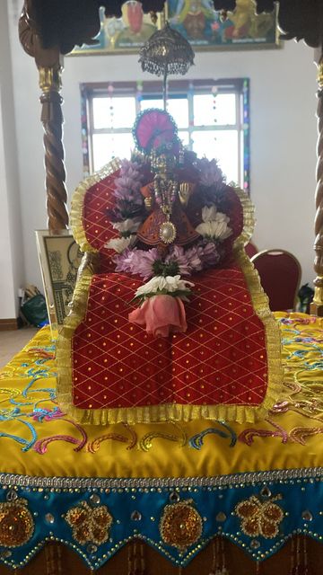 Bolton Temple Murti Darshan
