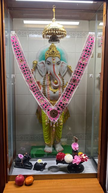 Bolton Temple Murti Darshan