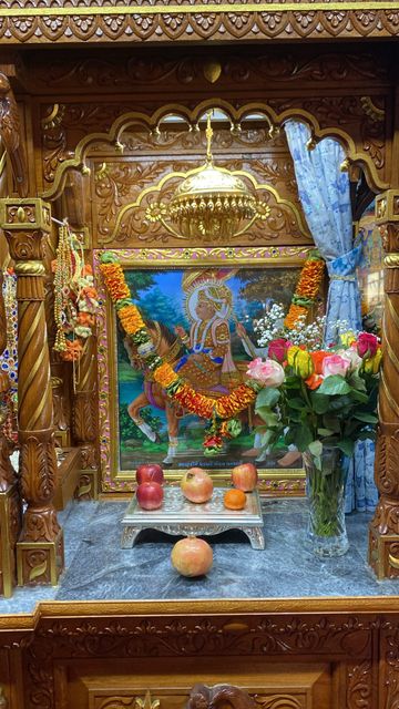 Bolton Temple Murti Darshan