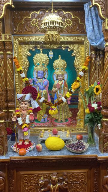 Bolton Temple Murti Darshan