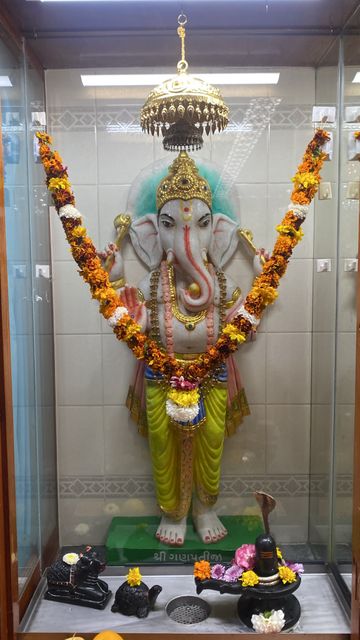 Bolton Temple Murti Darshan