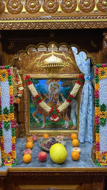 Bolton Temple Murti Darshan