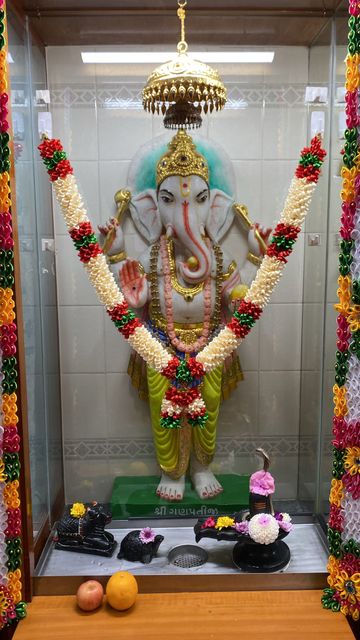 Bolton Temple Murti Darshan