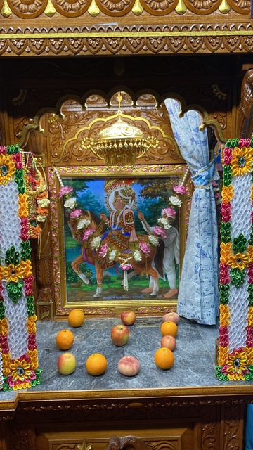 Bolton Temple Murti Darshan