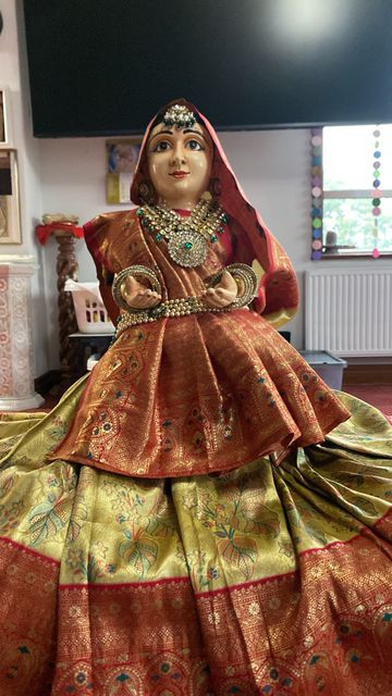 Bolton Temple Murti Darshan