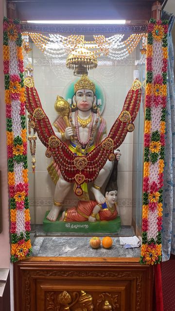 Bolton Temple Murti Darshan