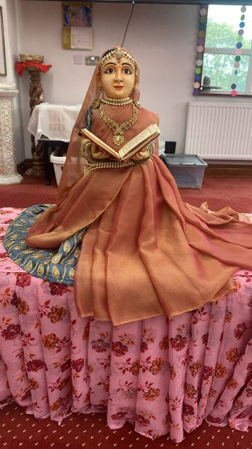 Bolton Temple Murti Darshan