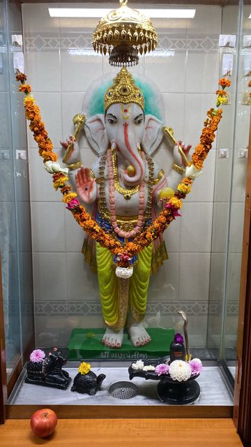 Bolton Temple Murti Darshan