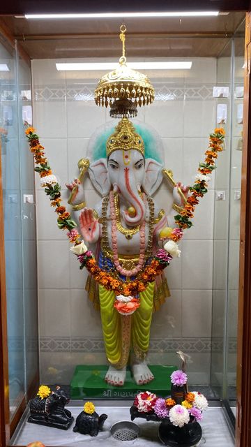 Bolton Temple Murti Darshan