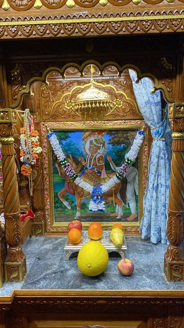 Bolton Temple Murti Darshan