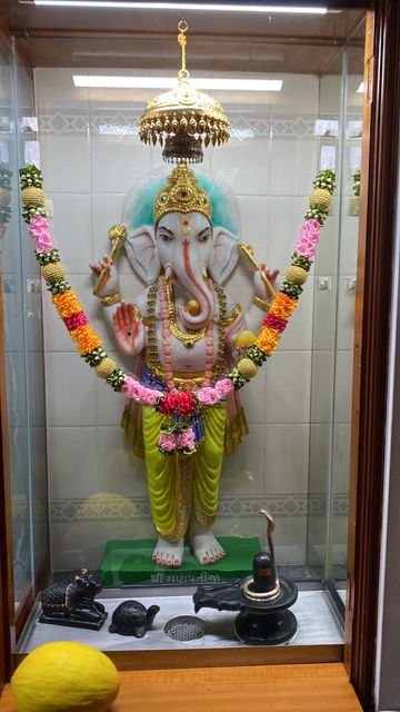 Bolton Temple Murti Darshan