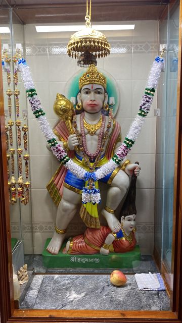 Bolton Temple Murti Darshan