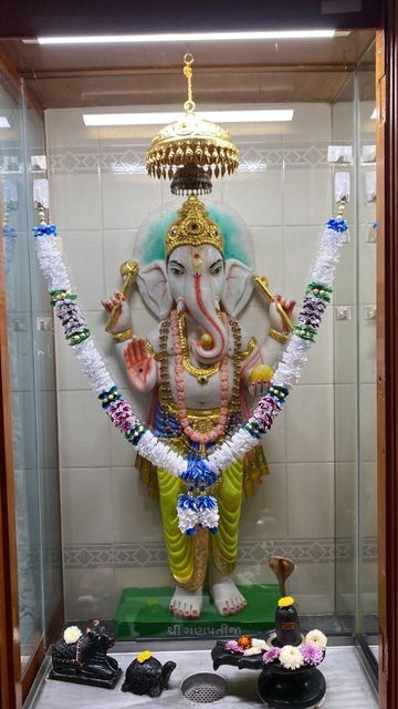 Bolton Temple Murti Darshan
