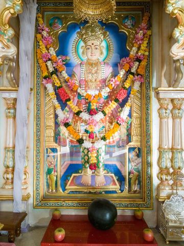 Dar es Salaam Temple Murti Darshan