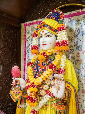 Dar es Salaam Temple Murti Darshan