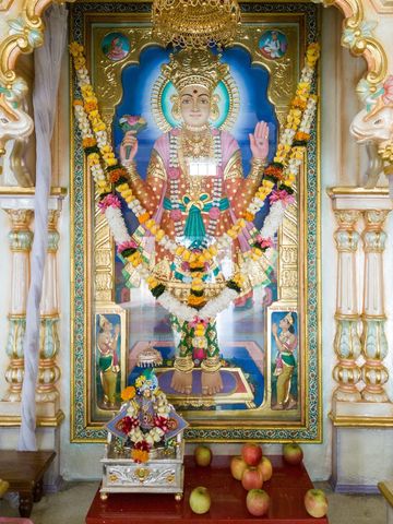 Dar es Salaam Temple Murti Darshan