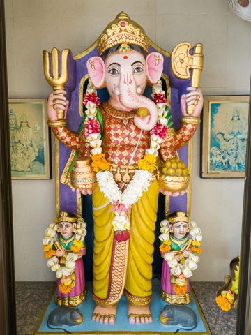 Dar es Salaam Temple Murti Darshan