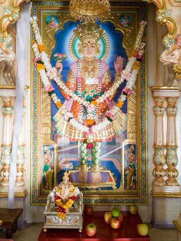 Dar es Salaam Temple Murti Darshan