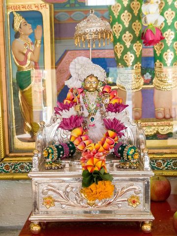 Dar es Salaam Temple Murti Darshan
