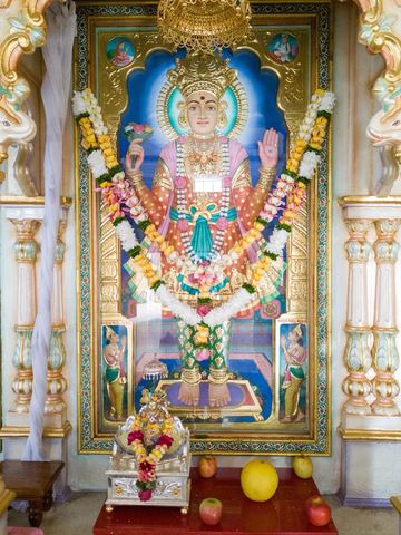 Dar es Salaam Temple Murti Darshan