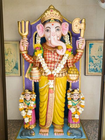 Dar es Salaam Temple Murti Darshan