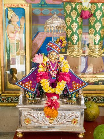 Dar es Salaam Temple Murti Darshan