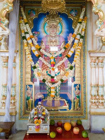 Dar es Salaam Temple Murti Darshan