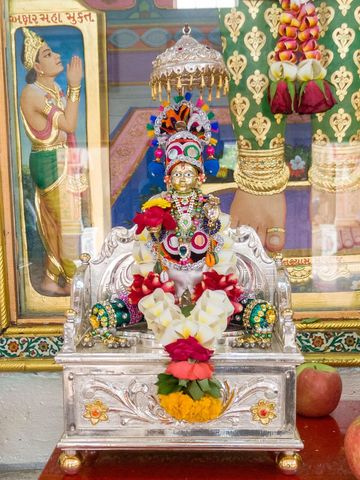 Dar es Salaam Temple Murti Darshan