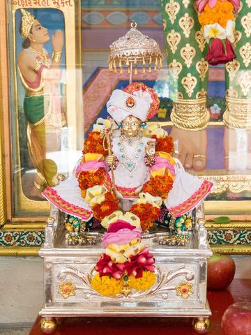 Dar es Salaam Temple Murti Darshan