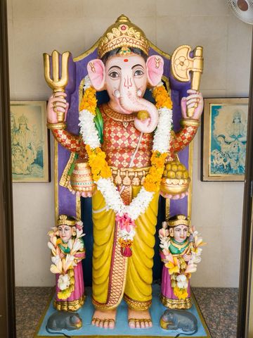 Dar es Salaam Temple Murti Darshan