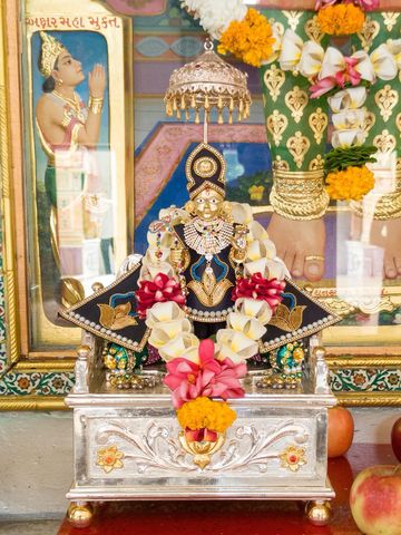 Dar es Salaam Temple Murti Darshan