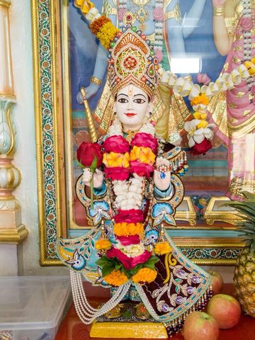 Dar es Salaam Temple Murti Darshan